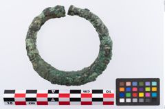 Foto von Bronzeknotenarmreif (NHMW-PRAE-035783)